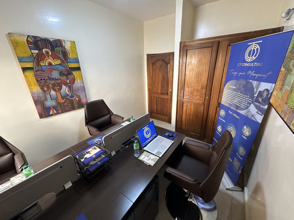 Espace de coworking moderne à Dakar chez CT Consulting