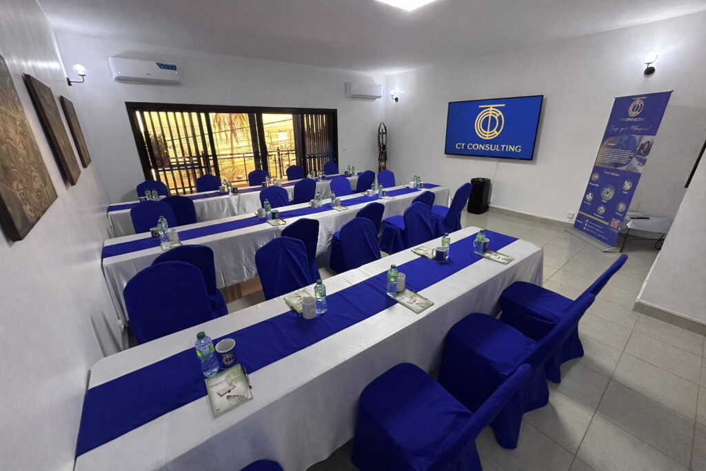 Salle de réunion lumineuse à Dakar Salle Mirroir CT Consulting