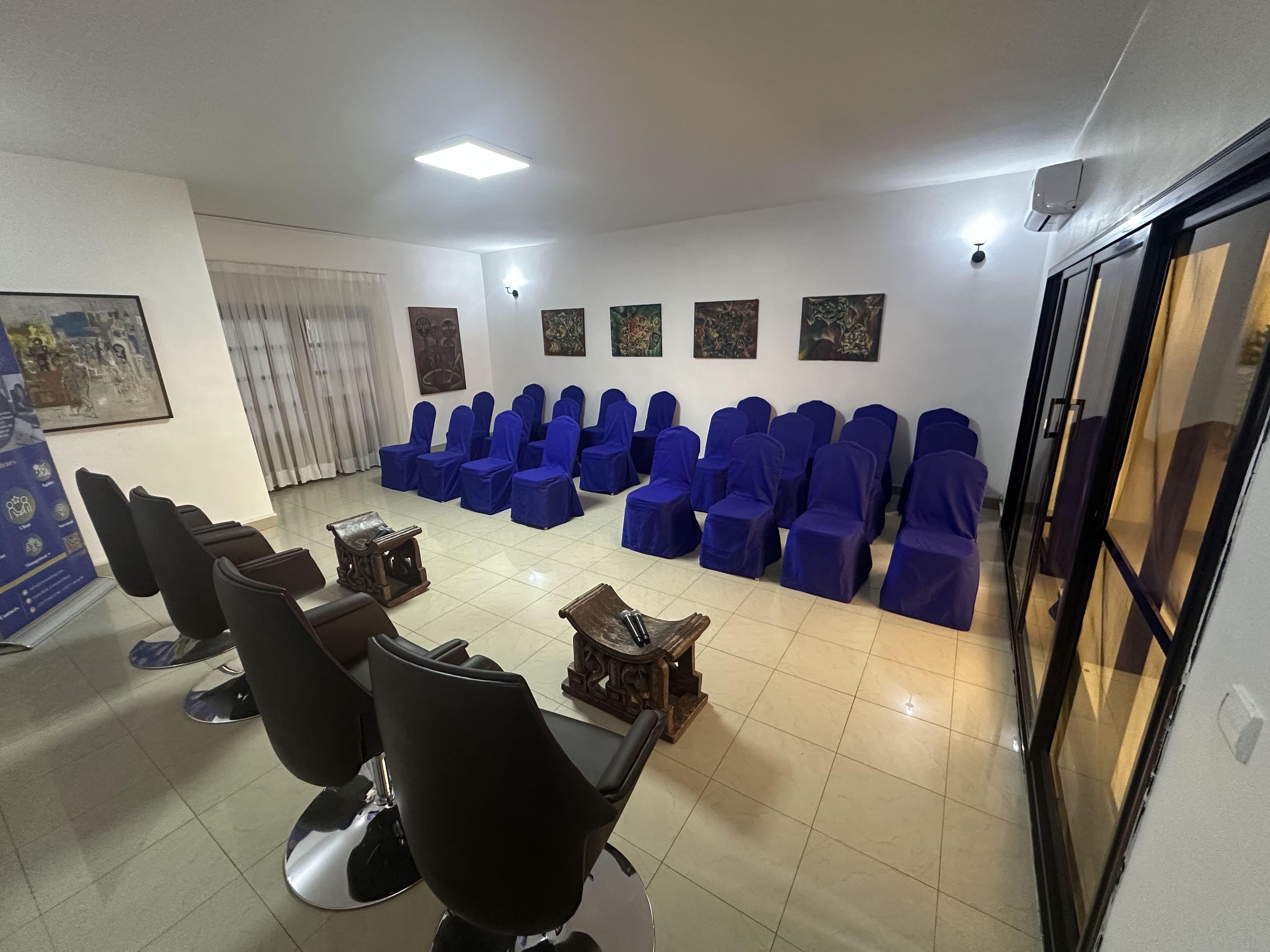 Salle de conférence Panel à Dakar CT Consulting 36 places