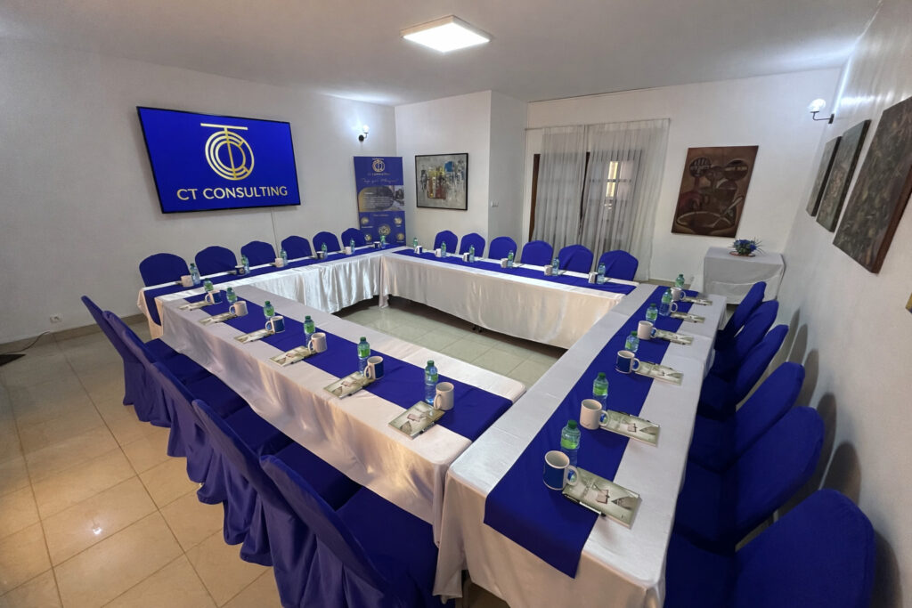 Salle de réunion collaborative à Dakar Racine Carrée CT Consulting